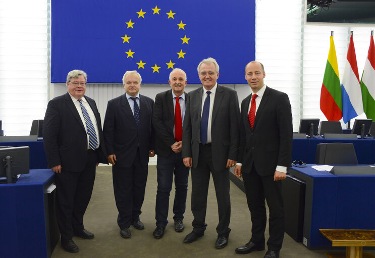 Photo 1 : Rainer WIELAND in plenary chamber  with other MEPs