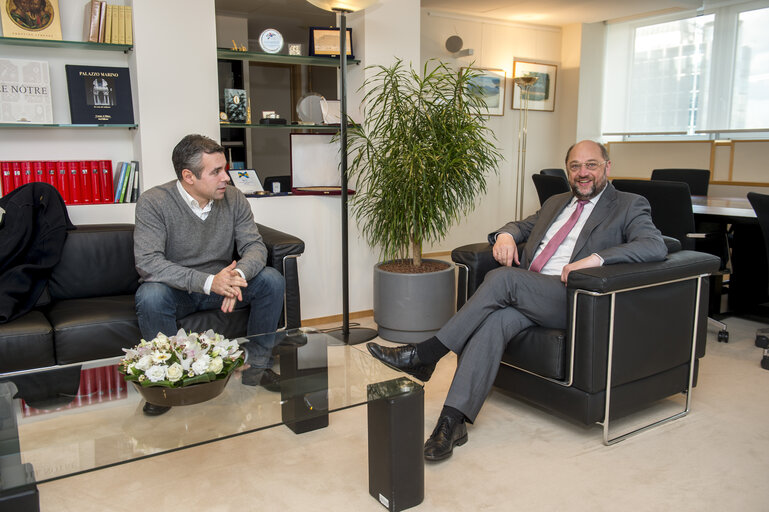 Fotografija 1: Martin SCHULZ - EP President meets with former MEP Alexander ALVARO