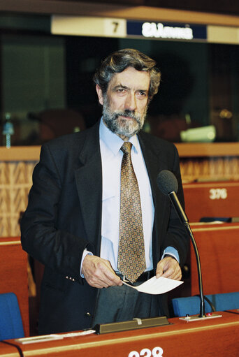 Foto 1: MEP Sergio RIBEIRO speaks in plenary session in Strasbourg