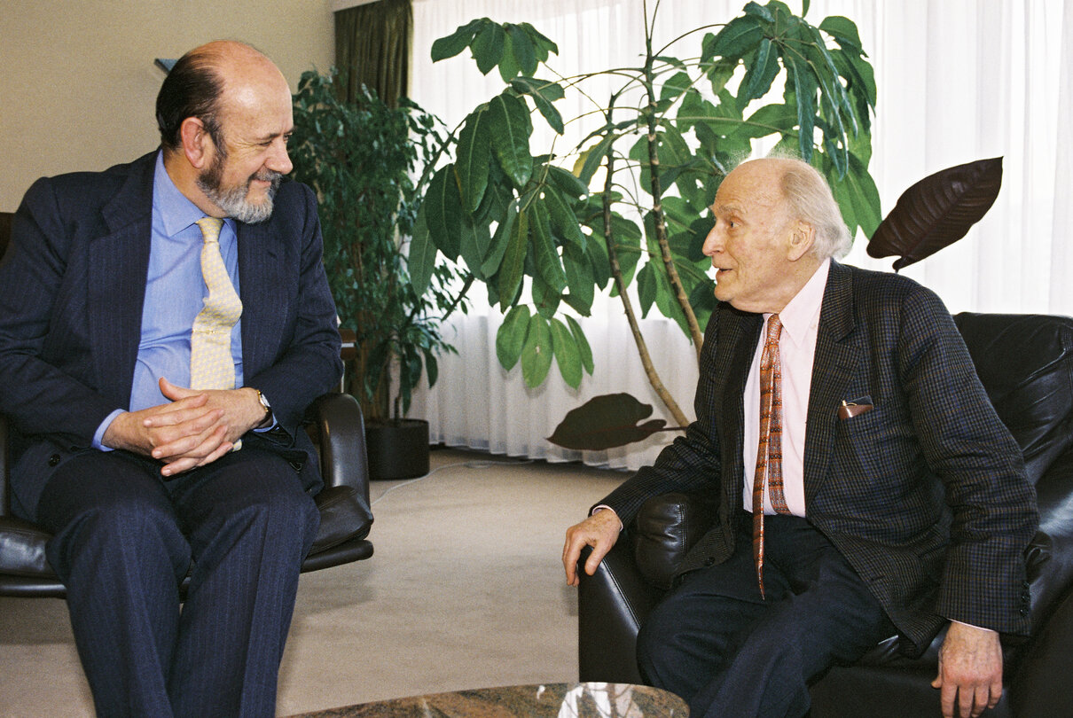 Visit of Lord Yehudi MENUHIN at the European Parliament in Strasbourg