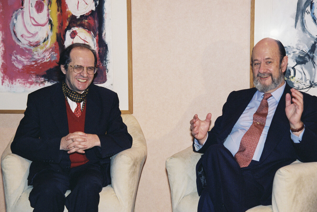 Sakharov Prize 1998: Jose Maria GIL-ROBLES GIL-DELGADO EP President meets with Sakharov's winner Ibrahim RUGOVA in Brussels on December 16, 1998.