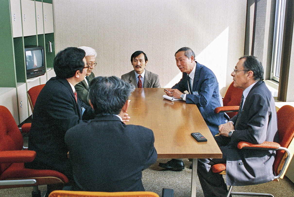 Mep Michel ROCARD meets with the ambassadors of the ASEAN member states