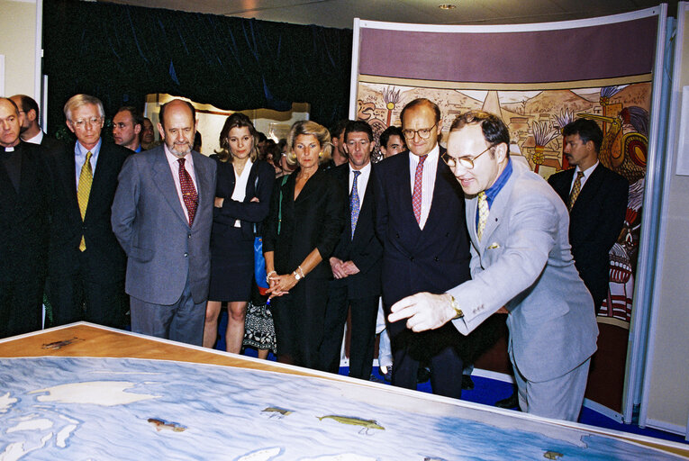 Photo 31 : Event for the launch of Euro currency