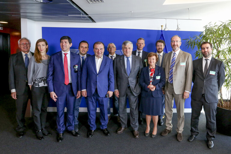 Photo 1 : Antonio TAJANI - EP President family picture with Fulvio MARTUSCIELLO