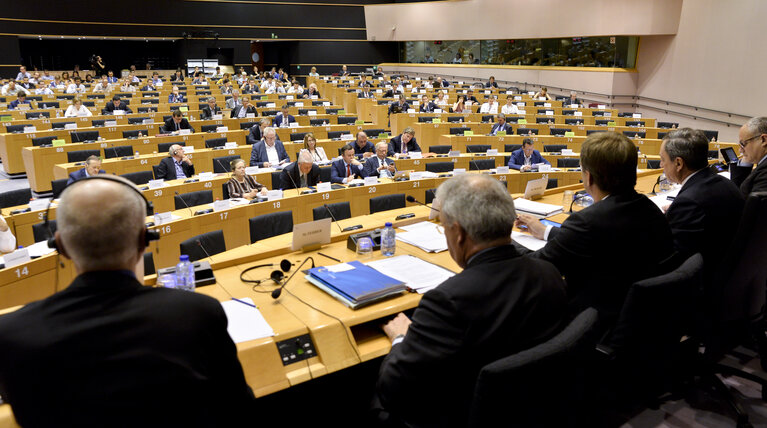 Fotografie 4: Committee on Economic and Monetary Affairs (ECON).Monetary Dialogue with Mario DRAGHI, President of the ECB