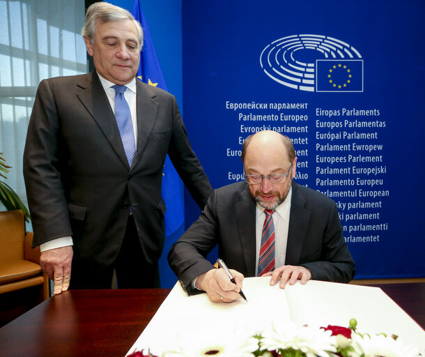 Suriet 12: Hand Over and Press point of Martin SCHULZ and Antonio TAJANI - EP President