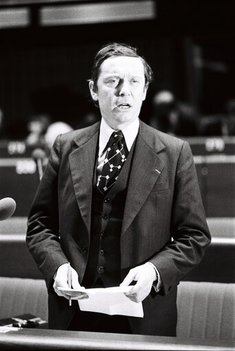 Снимка 1: The delegue Andre DAMSEAUX during a session in Strasbourg in December 1977.