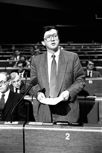 Fotografie 1: Luxembourg's Minister for Finance Jean-Claude JUNCKER during a session in Strasbourg in December 1985.