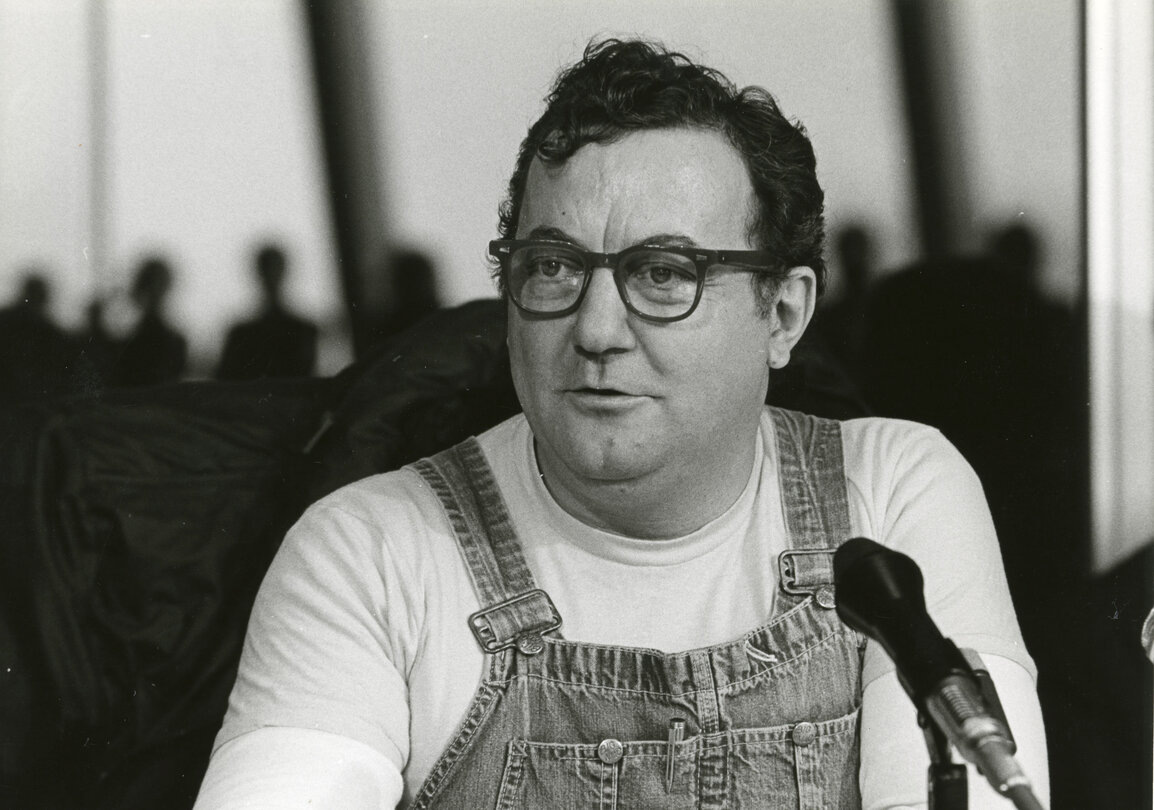 News conference with COLUCHE about the Restodu Coeur in Strasbourg on February 1986.