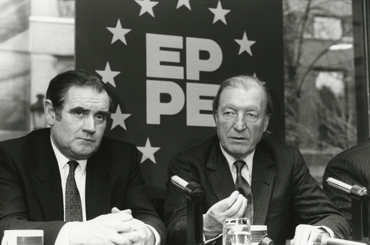 Gene FITZGERALD and Charles HAUGHEY, Irish Prime Minister, gives a news conference in 1983.