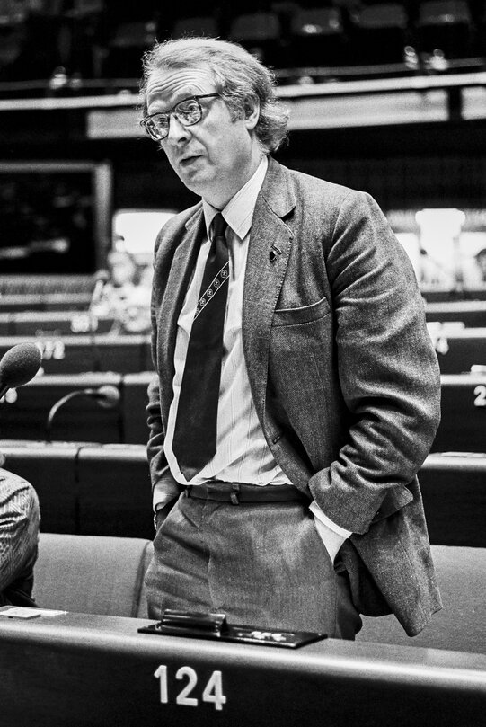 George Robert CRYER in plenary session in Strasbourg - April 1985.