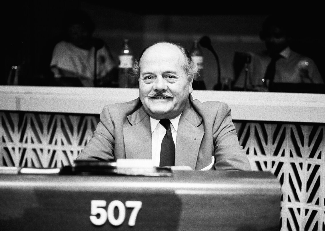 The MEP Gilbert DEVEZE during a session in Strasbourg in September 1986.