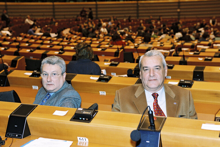 Foto 3: MEP Jorge Salvador HERNANDEZ MOLLAR in the European Parliament