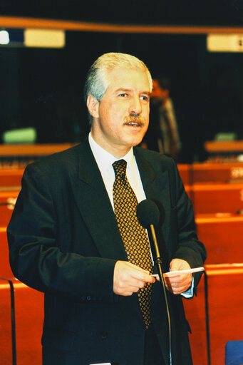 Fotografie 2: NOVO Honorio in the hemicycle of the European Parliament in Strasbourg in March 1997