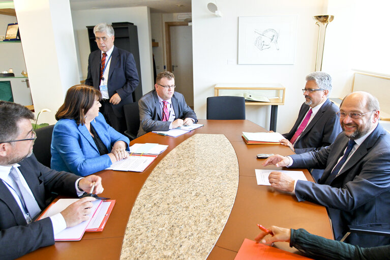 Fotografia 1: Martin SCHULZ - EP President meets with Maire Geoghegan-Quinn, Commissioner in charge of Research, Innovation and Science