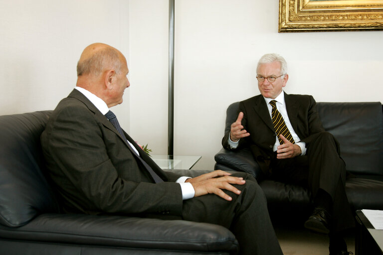 Fotagrafa 1: Hans Gert POETTERING - EP President meets with Nejjib CHEBBI, main opposition leader in Tunisia