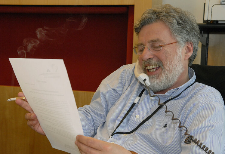 Foto 2: MEP Giorgos DIMITRAKOPOULOS in his office in Strasbourg