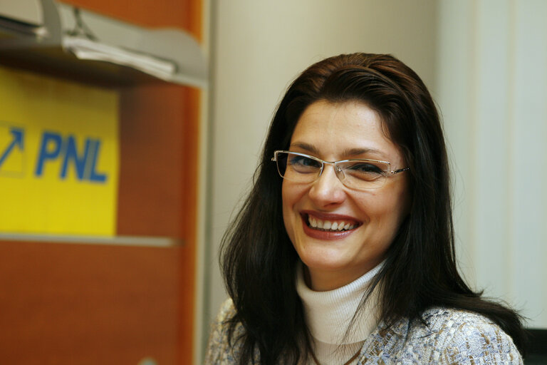 Foto 12: MEP Ramona Nicole MANESCU at the EP in BRussels.