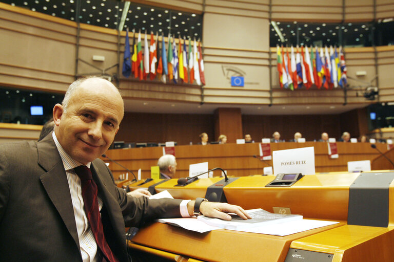 Φωτογραφία 1: Portrait of MEP Jose Javier POMES RUIZ during a plenary session in Brussels