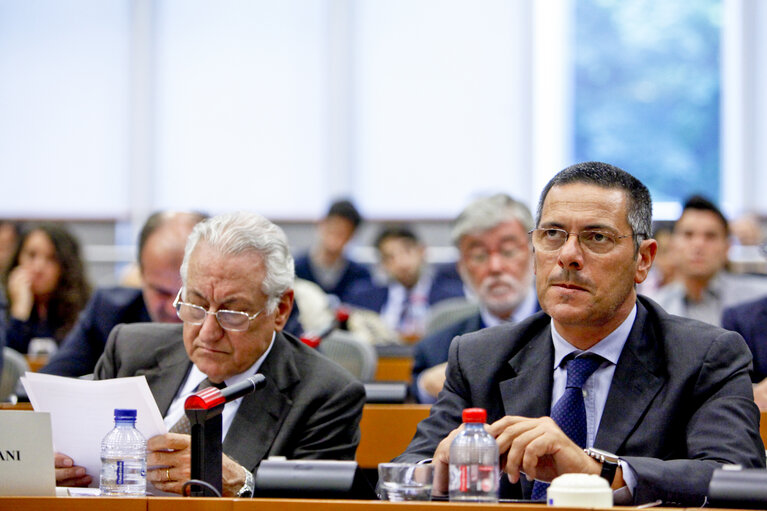 Foto 4: Italian Minister meets with MEPs from Italian delegation