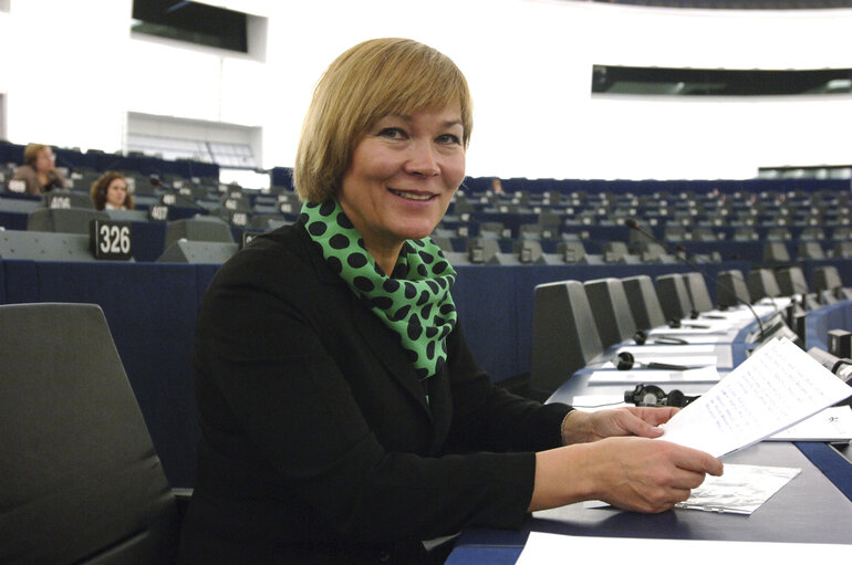 Fotografi 3: Portrait of MEP Ona JUKNEVICIENE in Strasbourg