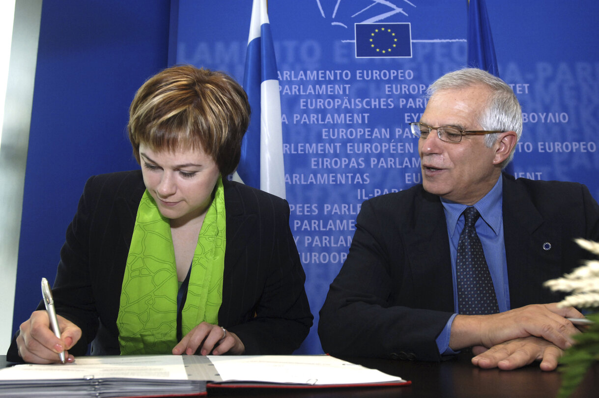 EP President meets with Finnish Minister of Commerce and Development, sign legislative texts in Strasbourg