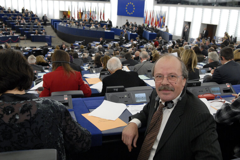 Fotografija 1: MEP Georgios STAVRAKAKIS