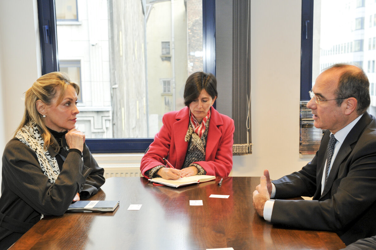 Director of the Media Directorate within the Directorate-General for Communication of the Parliament meets former Colombian Minister of Foreign Affairs, Minister of National Education