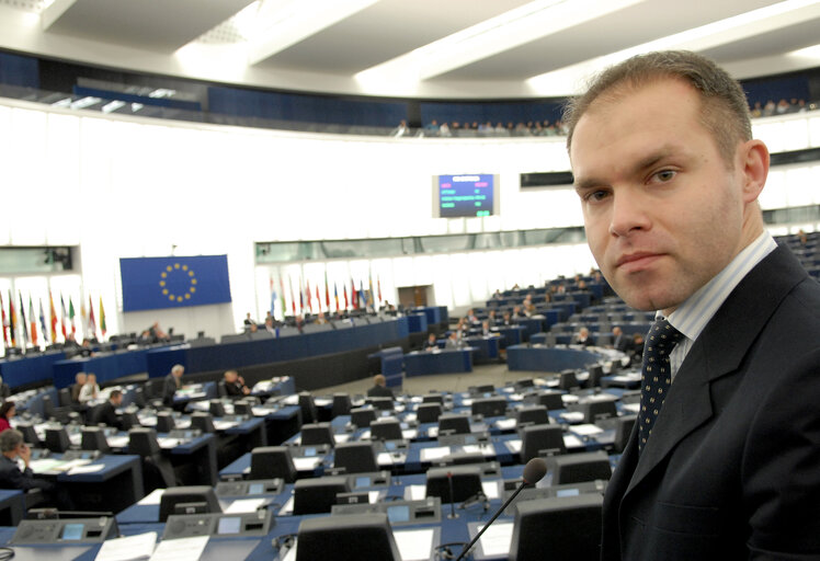 Photo 2: Daniel Petru FUNERIU in Plenary Session in Strasbourg