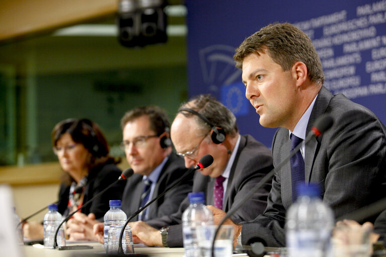 Fotagrafa 7: Press conference on new Consumer Rights Directive