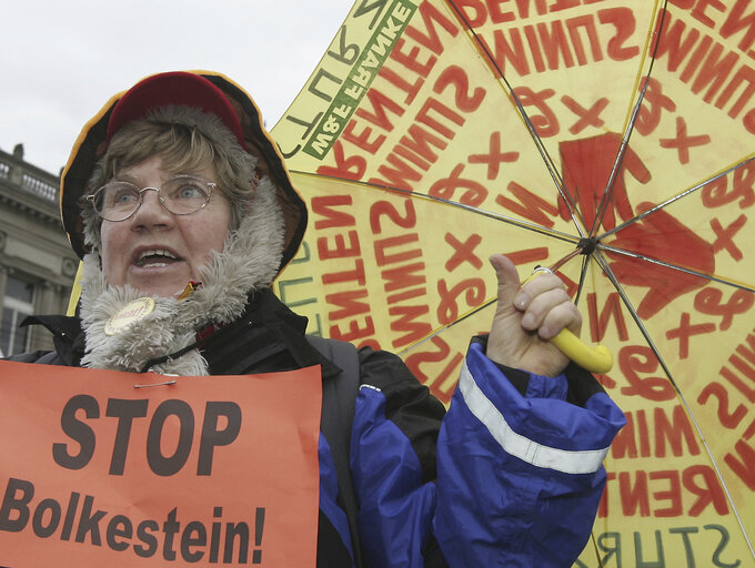 Valokuva 3: Demonstration against the Bolkestein directive.