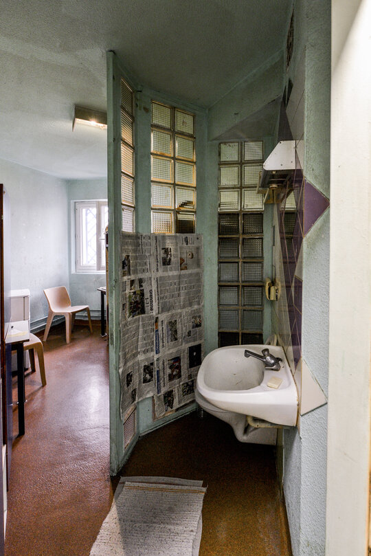 Strasbourg detention centre.  Inmate cell.