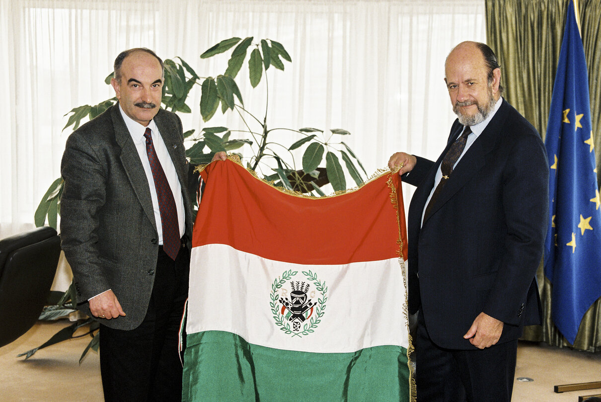 Jose Maria GIL-ROBLES GIL-DELGADO EP President and Livio FILIPPI hold Italian Monarchist Flag