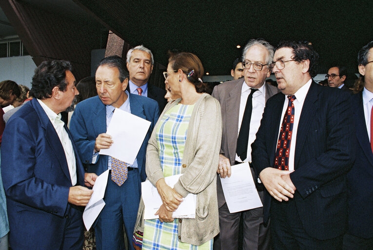 Photo 12 : Plenary session in Strasbourg - Tribute to  Miguel Angel BLANCO who was assassinated in the Basque Country on July 12.