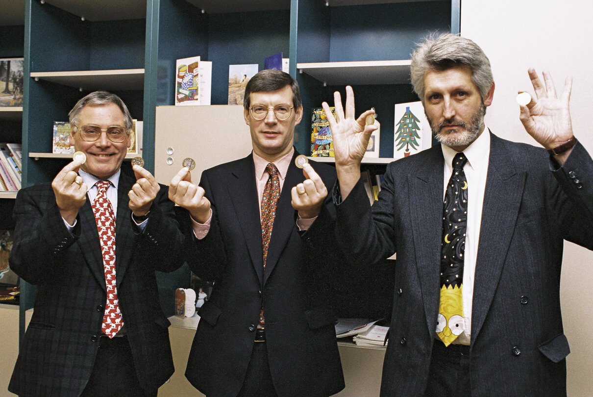 MEPs Kenneth D. COLLINS, David MARTIN and Bill MILLER with Euro Coins