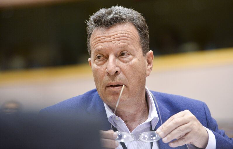 Photo 5: EP Committee on Economic and Monetary AffairsPublic Hearing with Chairman of the European Systemic Risk Board