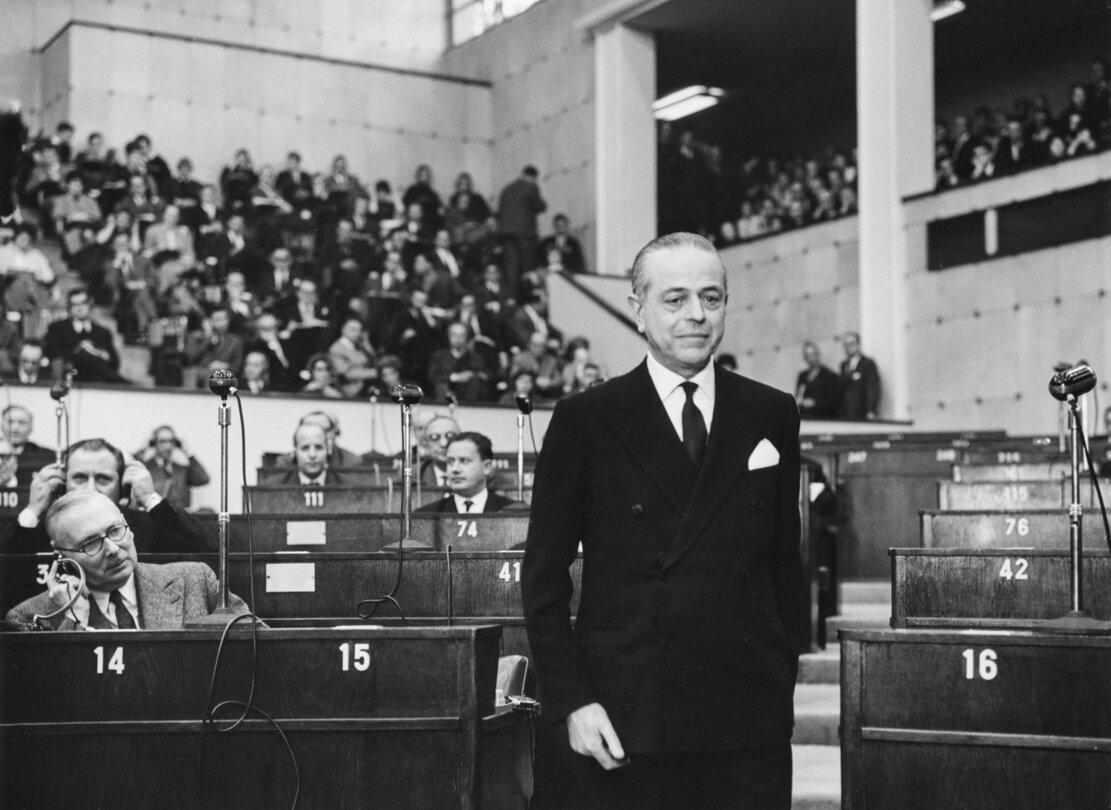 Election of Gaetano MARTINO during the European Parliamentary Assembly on the 30 th of March 1962