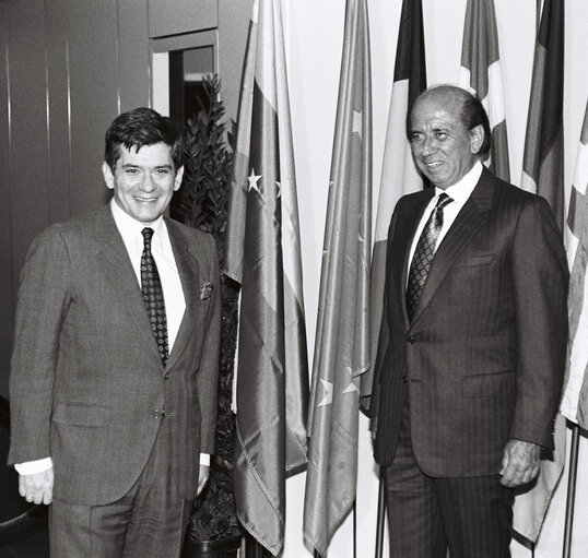 Photo 1: Enrique BARON CRESPO and Carlos ANDRES PEREZ, President of Venezuela on the 27th of April 1991 in Brussels