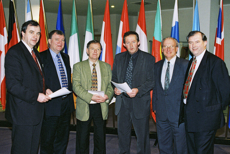 Photo 13 : Irish MEPs receive the proposals of the IFA for the reform of the CAP