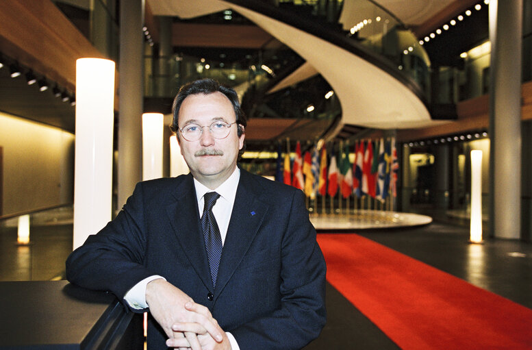 Foto 1: meP Juan Manuel FABRA VALLES at the European Parliament