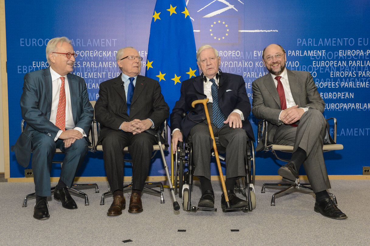 Martin SCHULZ EP President meets with Helmut SCHMIDT former German Chancellor