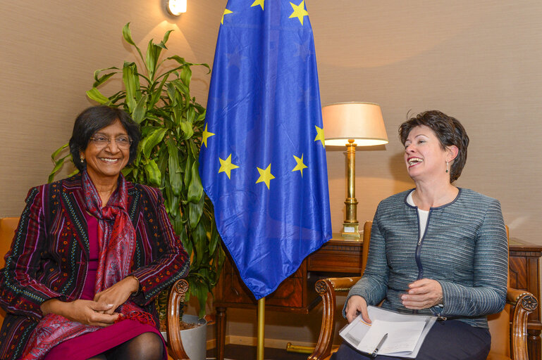 Foto 2: Barbara LOCHBIHLER, Chair of the Subcommittee on Human Rights meets with Navanethem  PILLAY, UN High Commissioner for Human Rights