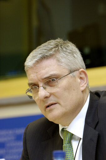 Photo 1 : MEP Daniel DAIANU attends a meeting in Brussels