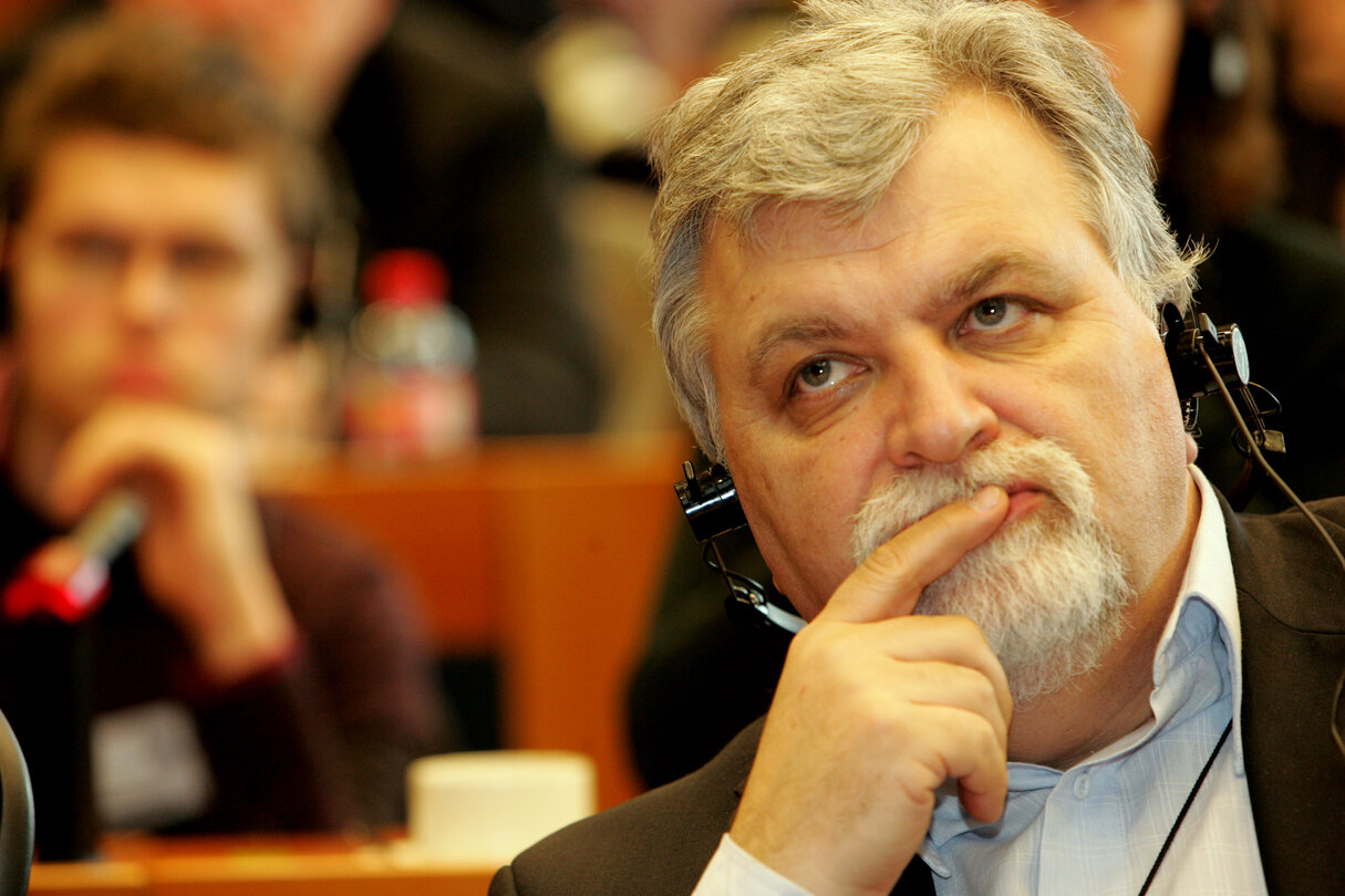 MEP Petru FILIP in a meeting at the EP in Brussels