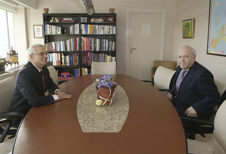 Fotografia 1: EP President meets with the Foreign Affairs Minister of Spain.