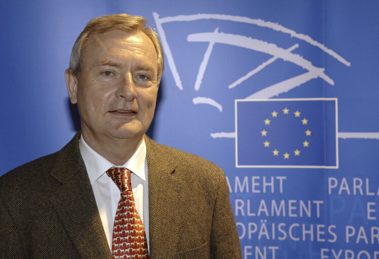 Nuotrauka 1: Portrait of MEP Harald ETTL in Brussels