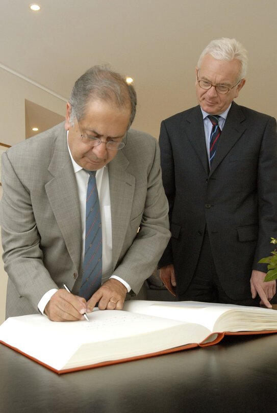 Hans Gert POETTERING - EP President meets with the Speaker of the Portuguese Parliament, Jaime GAMA