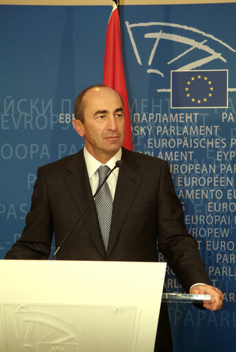 Fotografie 2: EP President meets with Robert S. KOCHARIAN, President of Armenia, in Brussels