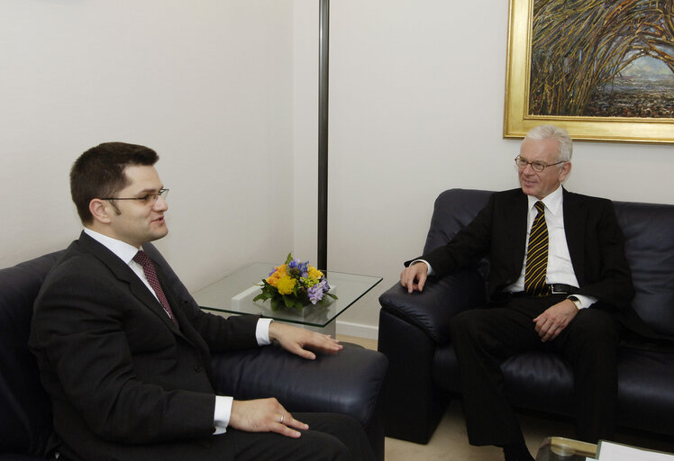 Fotogrāfija 1: Hans Gert POETTERING - EP President meets with Vuk JEREMIC, Foreign Minister of Serbia.