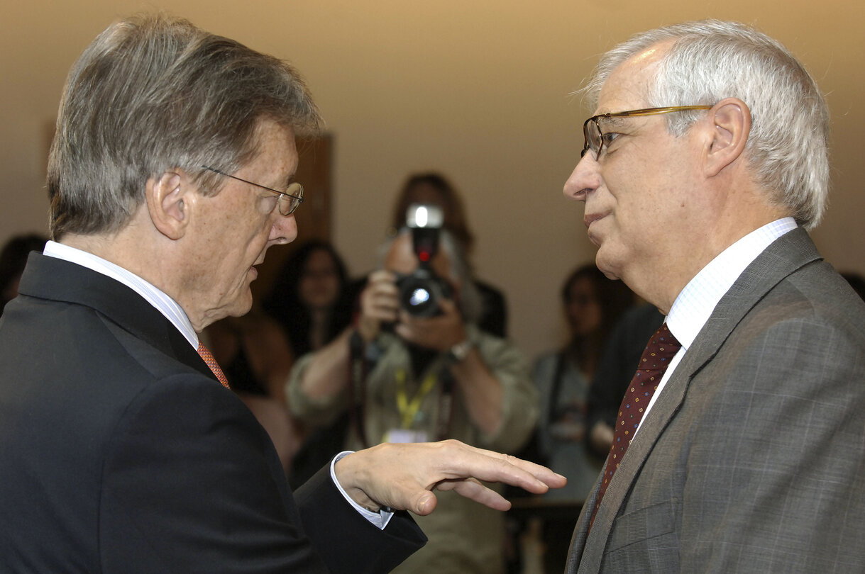 Austrian Chancellor chats with EP President in Strasbourg